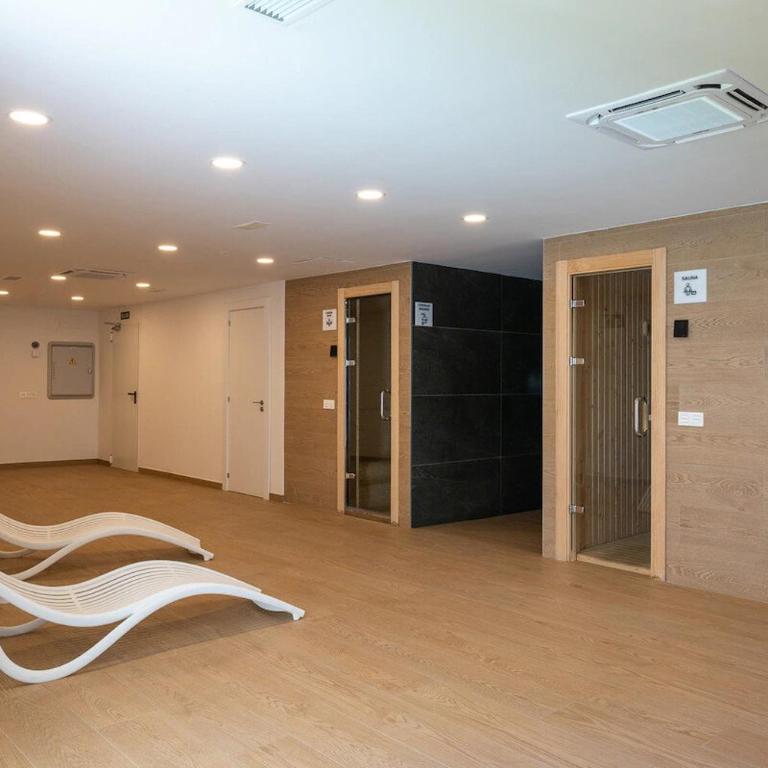 Seaview Apartment ~ Modern ~ Close to Beach ~ Pool - Appartement - 20