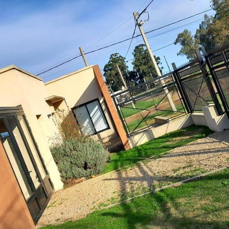 Casa alojamiento ,San Miguel del Monte - Casa de 2 dormitorios - 1