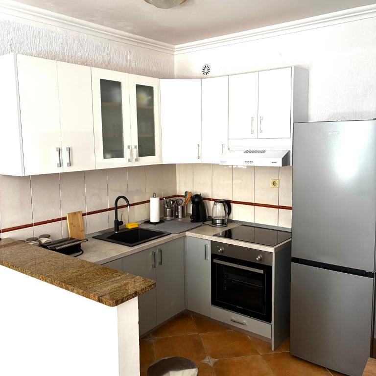 Lux 2-bedroom apartment in Old town Herceg Novi - Two-Bedroom Apartment - 3