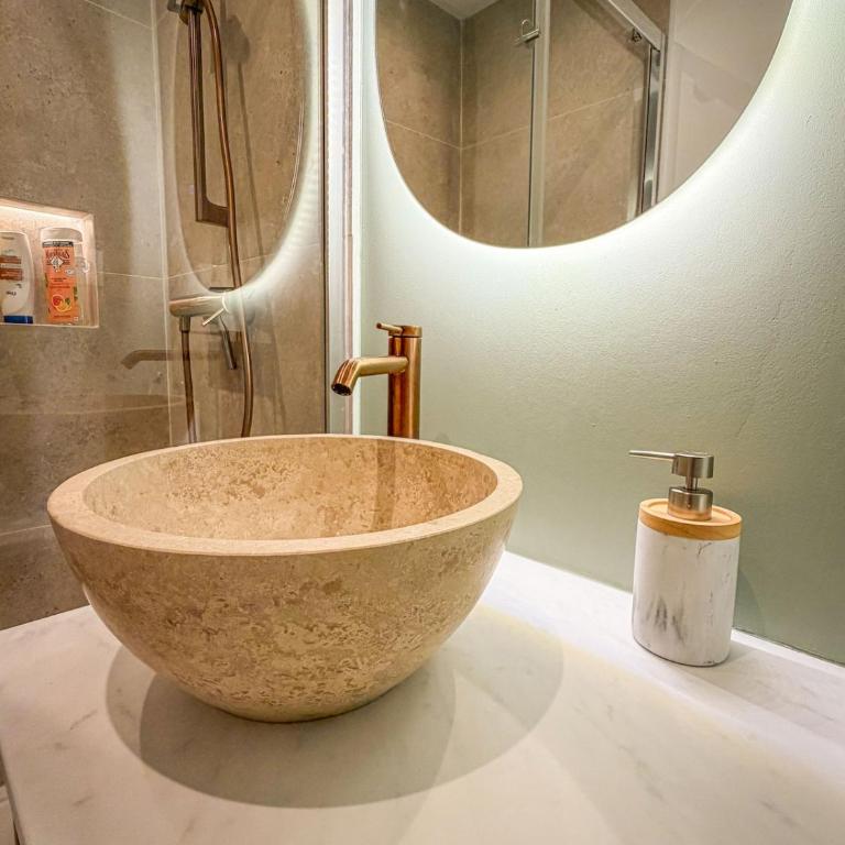Duplex T3 neuf, 2 suites privées, Aix historique - Apartamento de 2 dormitorios - 12