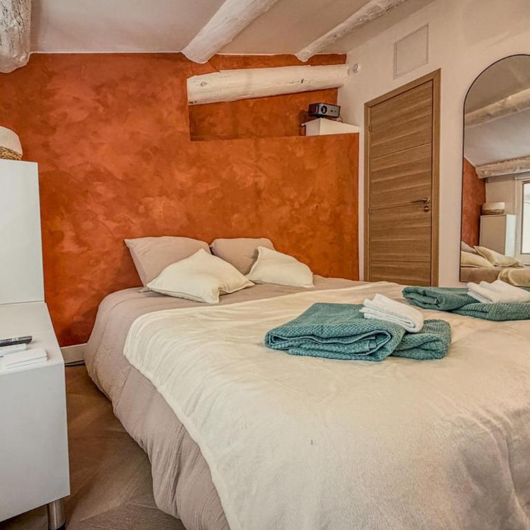 Duplex T3 neuf, 2 suites privées, Aix historique - Apartamento de 2 dormitorios - 15