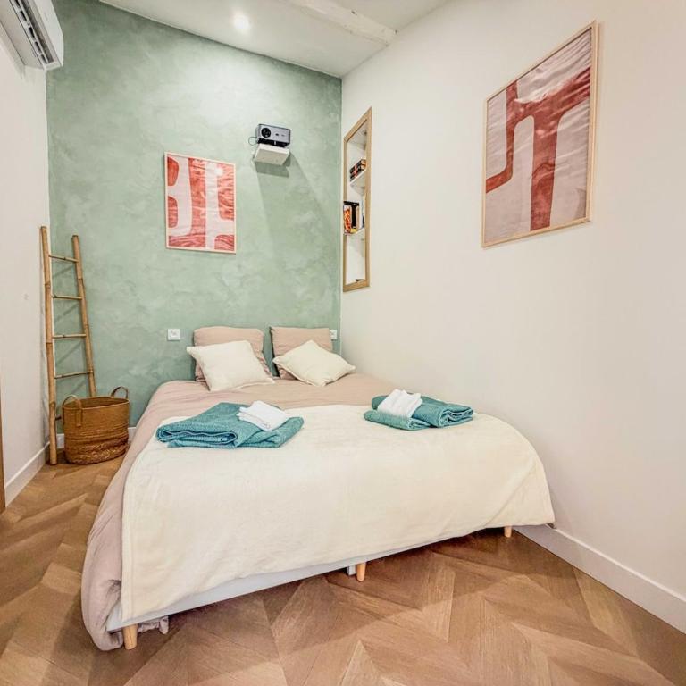 Duplex T3 neuf, 2 suites privées, Aix historique - Apartamento de 2 dormitorios - 28