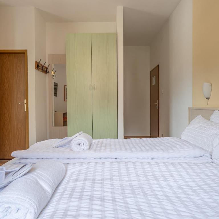 Garden Hotel Bellariva - Habitación Triple con balcón - 10
