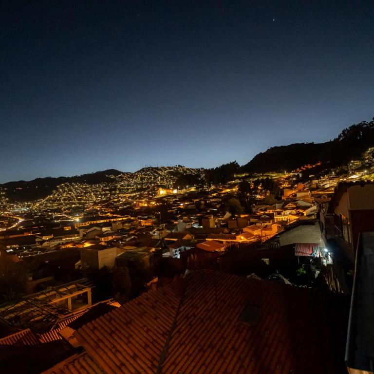 El Mirador del Inka guest house - Standard Twin Room with Mountain View - 10