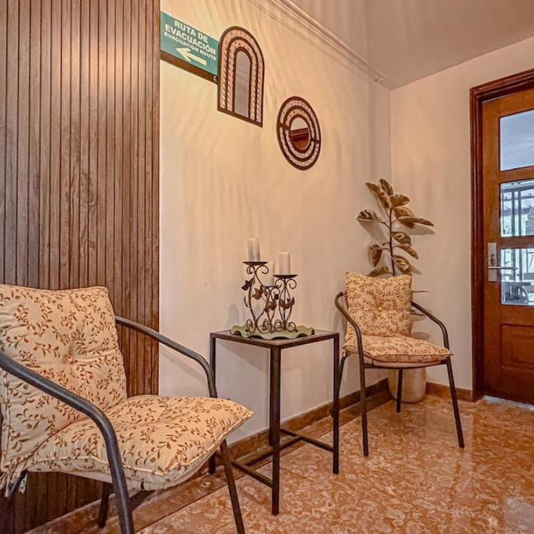 Casa completa para 20 personas a 5 min del estadio - Villa - 1