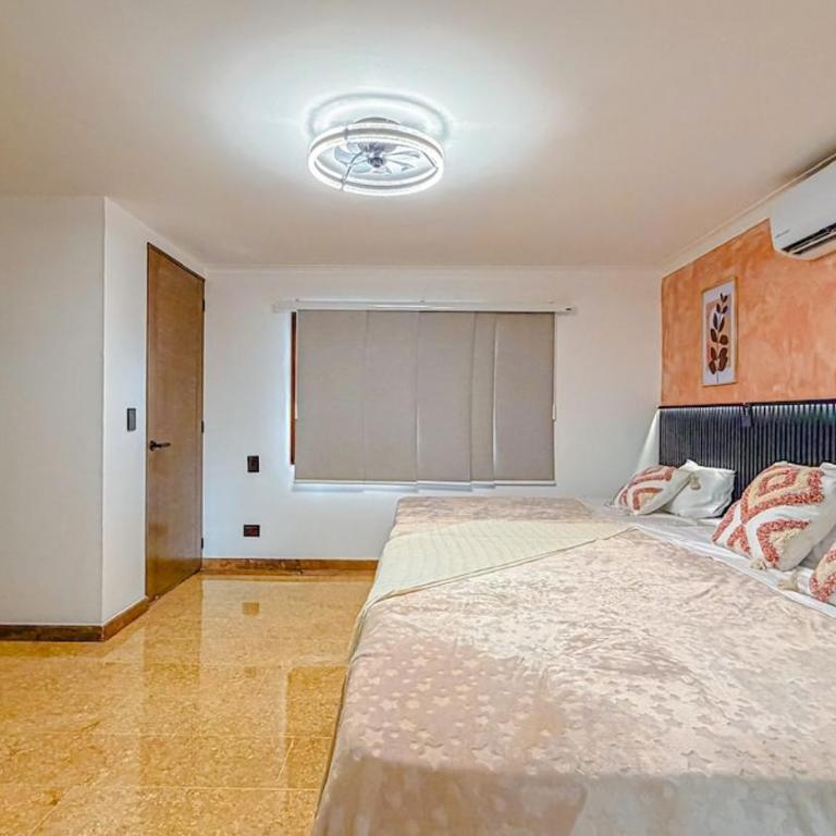 Casa completa para 20 personas a 5 min del estadio - Villa - 70