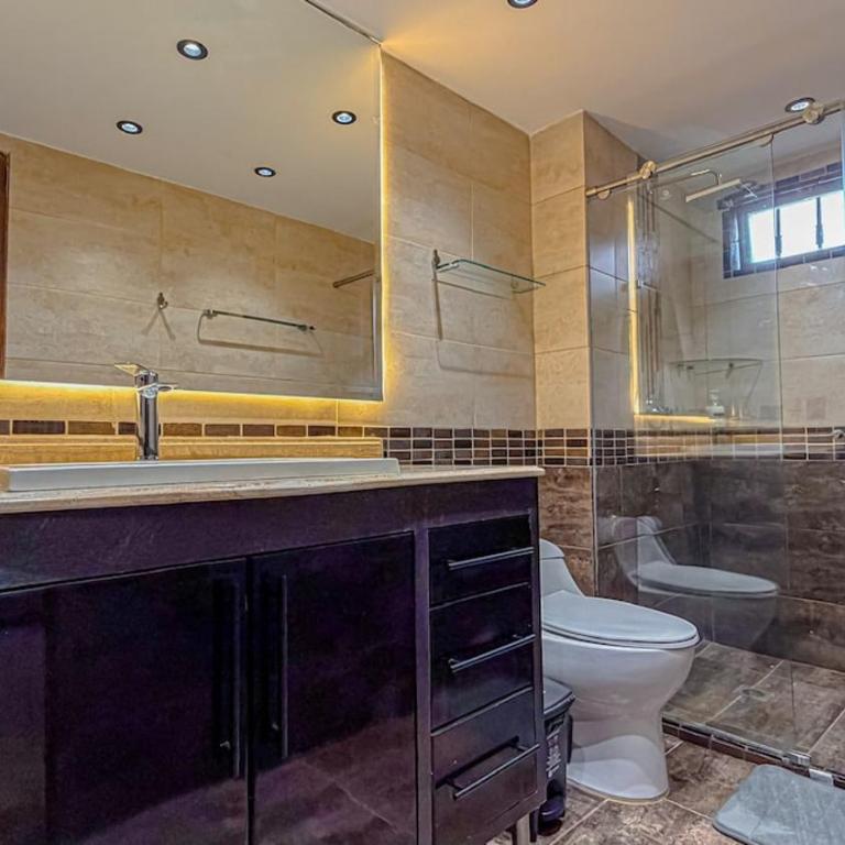 Casa completa para 20 personas a 5 min del estadio - Villa - 75