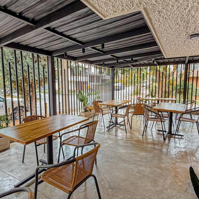 Casa completa para 20 personas a 5 min del estadio - Villa - 77