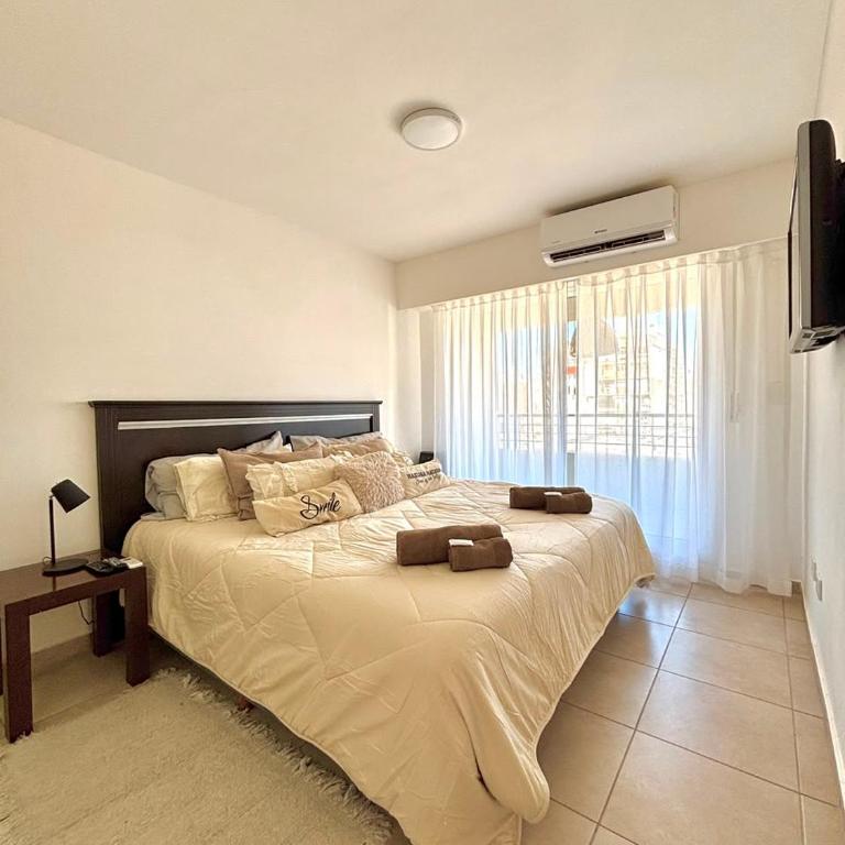 Dpto. nuevo, luminoso, 3 dormitorios, pleno centro - Three-Bedroom Apartment - 3