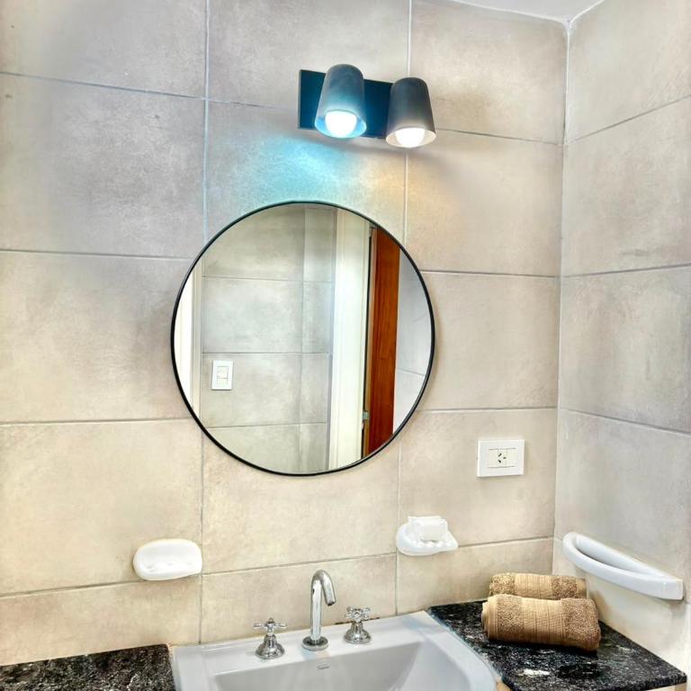 Dpto. nuevo, luminoso, 3 dormitorios, pleno centro - Three-Bedroom Apartment - 10