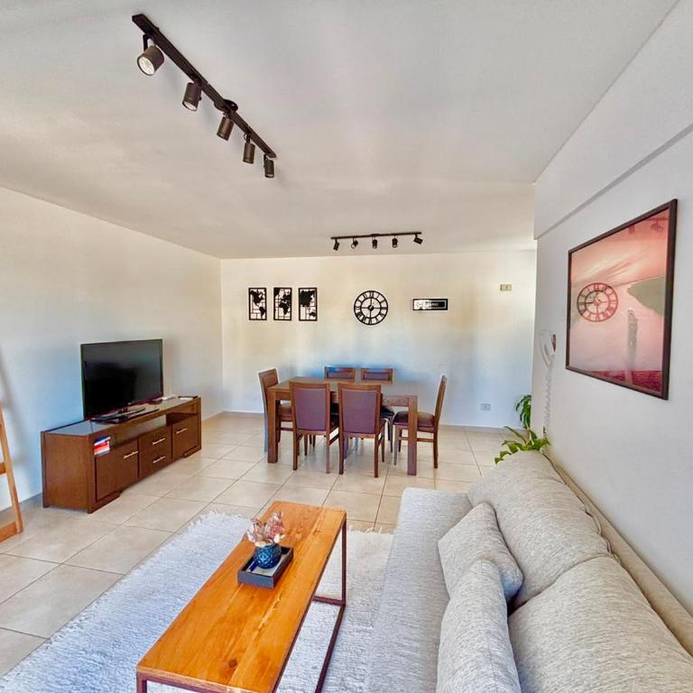 Dpto. nuevo, luminoso, 3 dormitorios, pleno centro - Three-Bedroom Apartment - 14