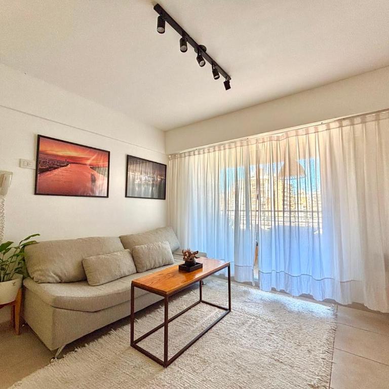 Dpto. nuevo, luminoso, 3 dormitorios, pleno centro - Three-Bedroom Apartment - 8