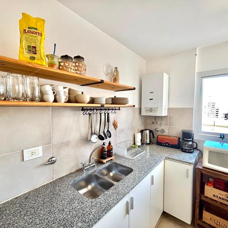 Dpto. nuevo, luminoso, 3 dormitorios, pleno centro - Three-Bedroom Apartment - 20