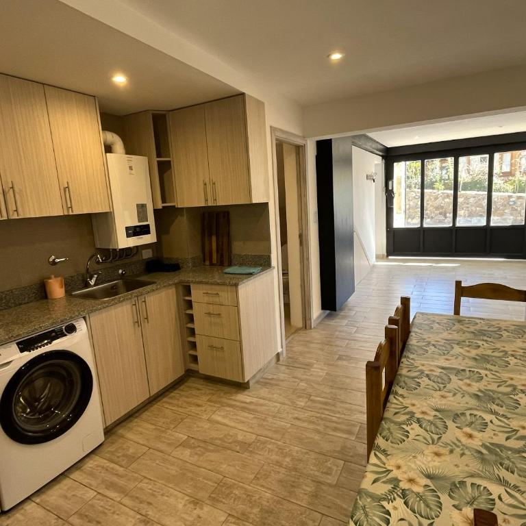Deptos De la Cascada I Con la Mejor Vista de San Martín - Ayres del Bosque Alojamientos - Apartamento de 2 dormitorios con vistas a la montaña - 17