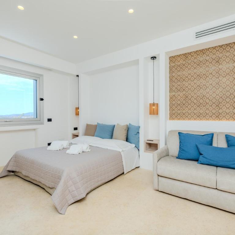 Antares Rooms and Suites - Junior Suite with Balcony and Sea View - 1