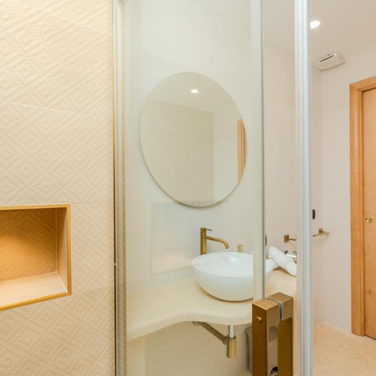 Antares Rooms and Suites - Junior Suite with Balcony and Sea View - 4