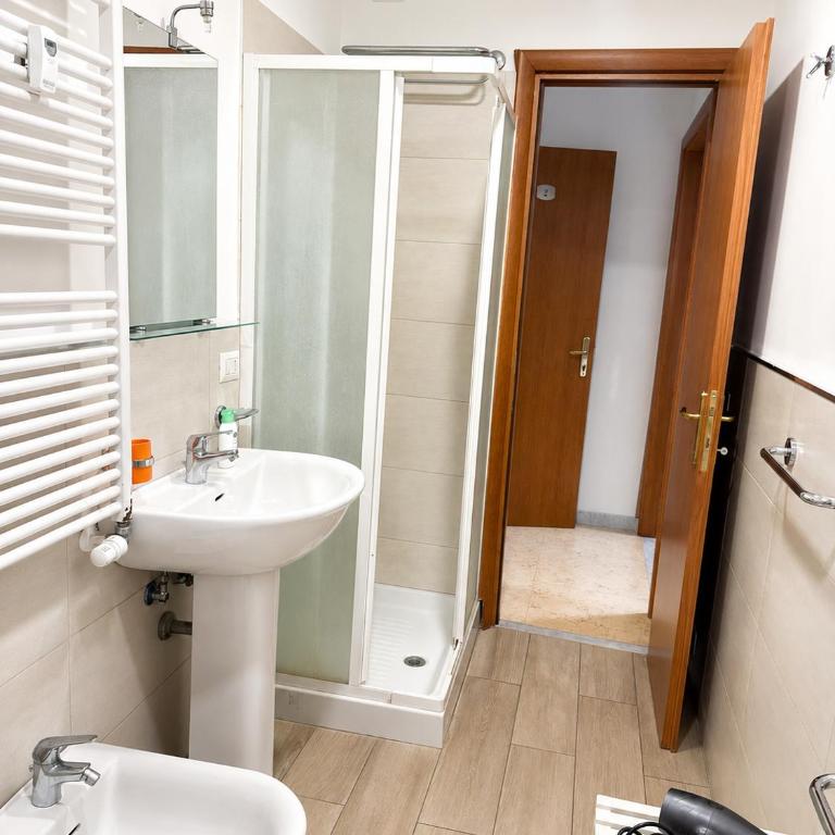 San Giovanni Rooms - near metro - Camera King Superior - 4