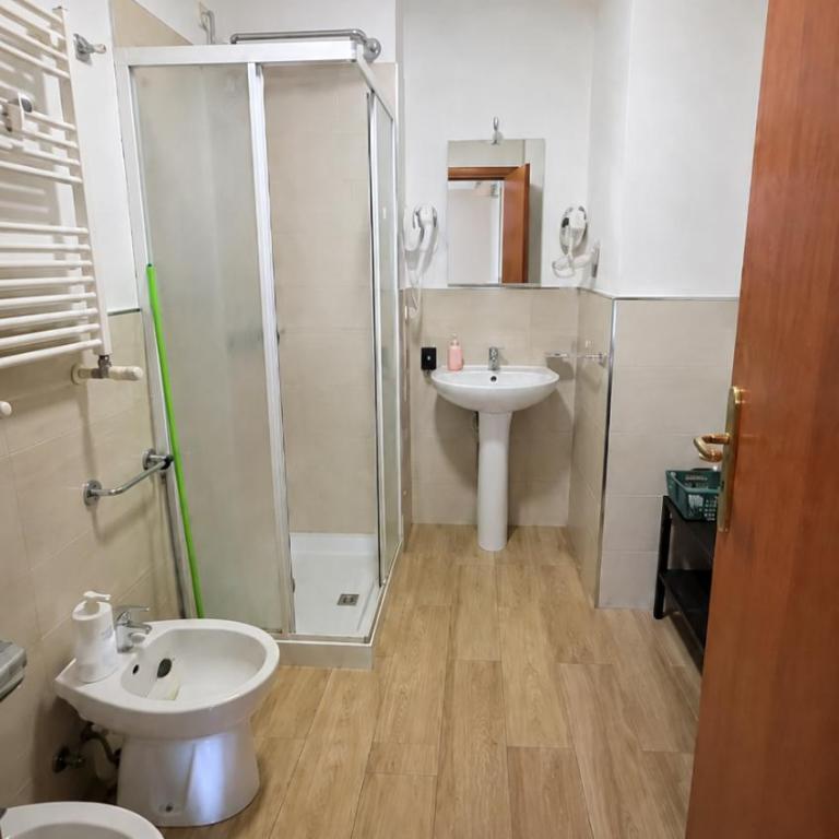 San Giovanni Rooms - near metro - Camera King Standard - 4