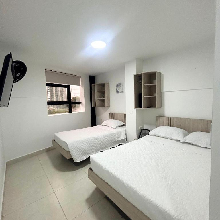 Hotel Zona Oro - Habitación Familiar con baño privado - 4