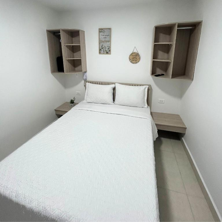Hotel Zona Oro - Habitación Doble con baño privado - 2