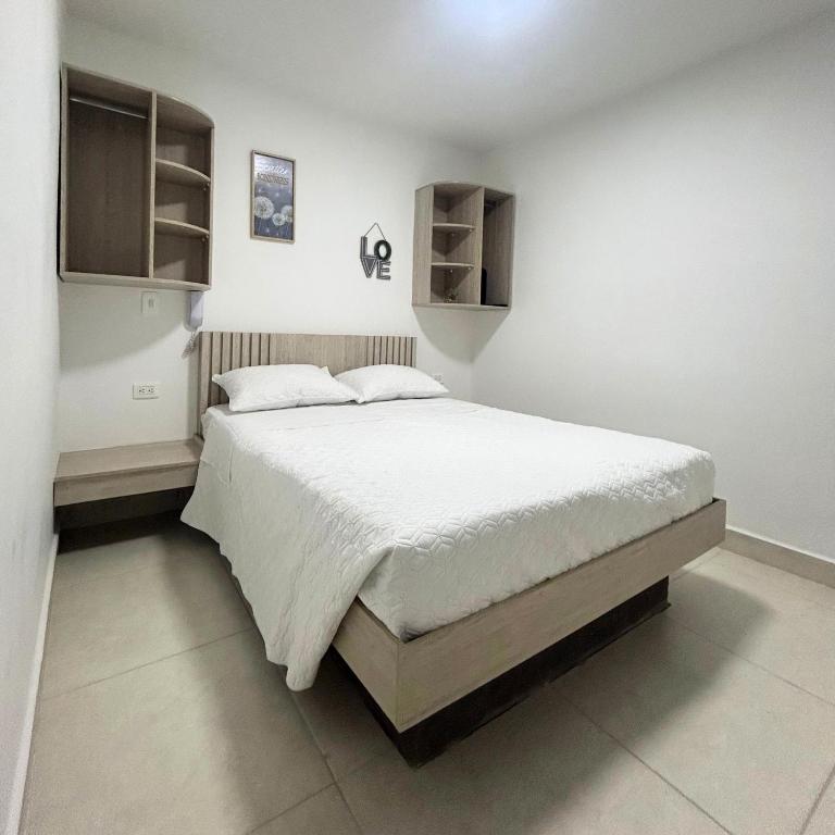 Hotel Zona Oro - Habitación Doble con baño privado - 5