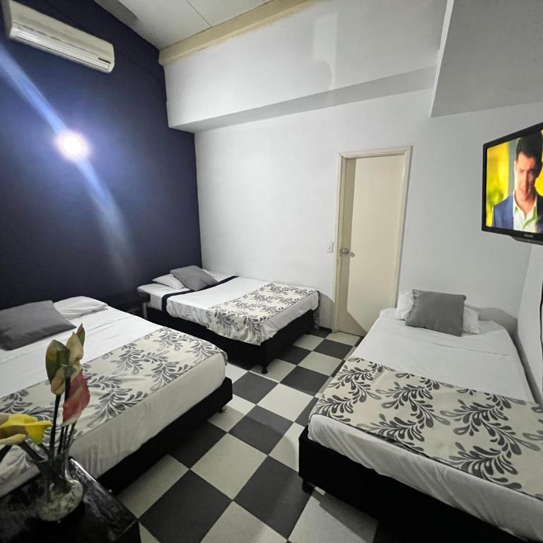 Hotel Boutique Santa Ana - Triple Room with Private Bathroom - 1