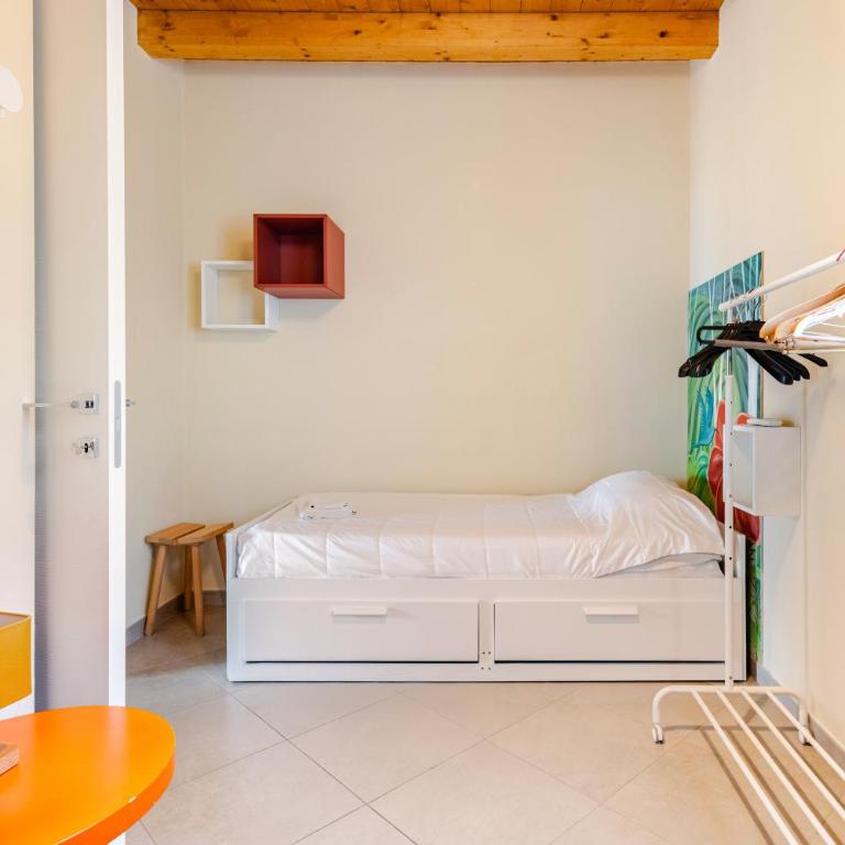 Casa con ampio terrazzo, vista lago e giardino - Casa Vacanze - 21