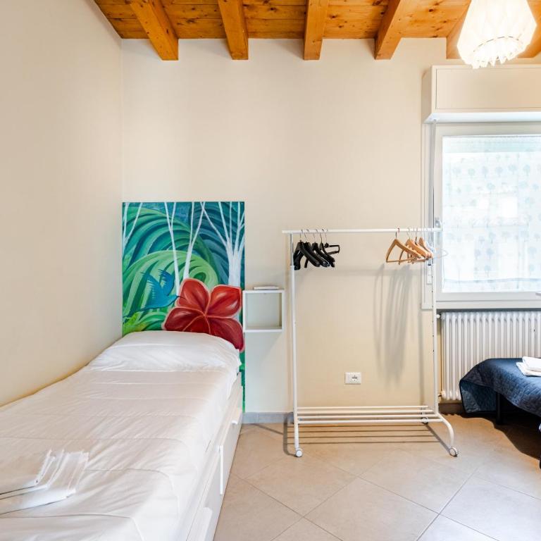 Casa con ampio terrazzo, vista lago e giardino - Casa Vacanze - 23