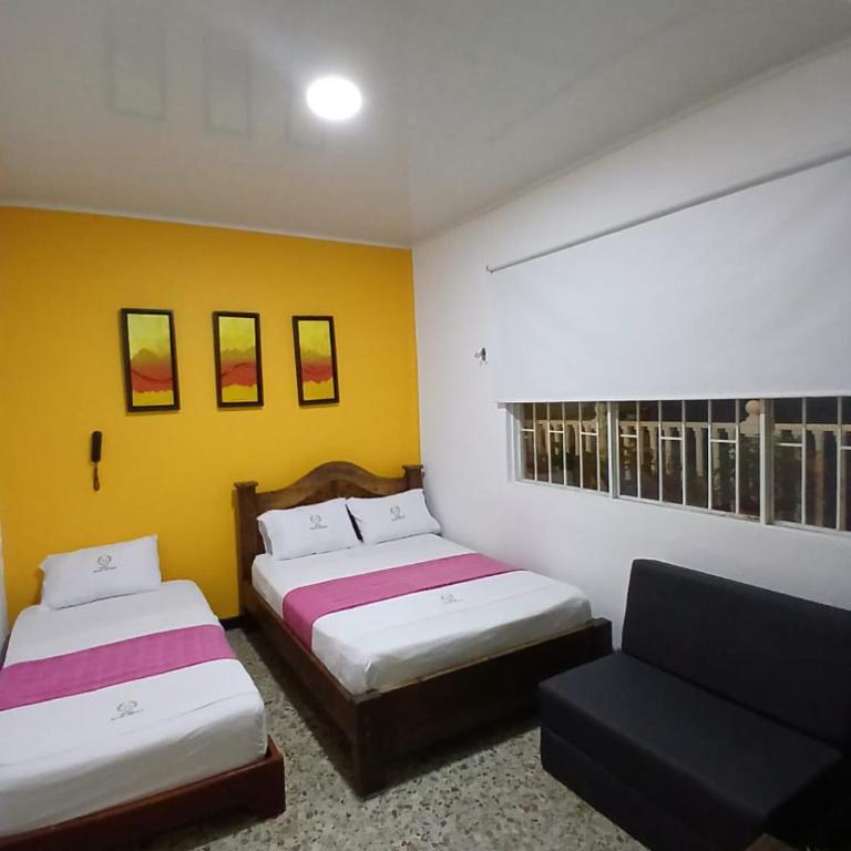 HOTEL MACEO MELGAR - Classic Quadruple Room - 1
