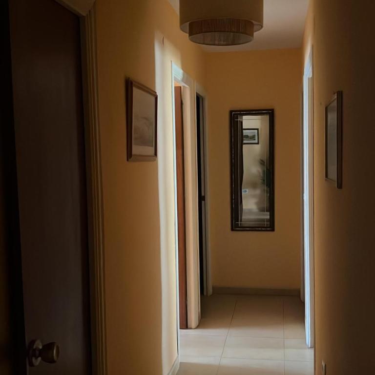 Apartamento en Plaza ABC - Three-Bedroom Apartment - 4