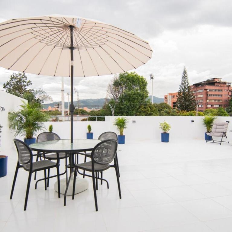 A nice cozy and very central place - Three-Bedroom Apartment - 5