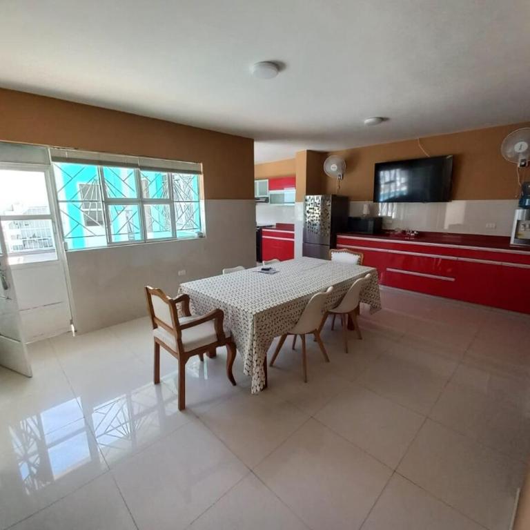 Amplia y hermosa casa en NASCA con 6 habitaciones - Four-Bedroom House - 6