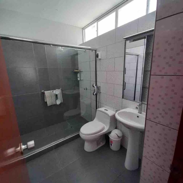 Amplia y hermosa casa en NASCA con 6 habitaciones - Four-Bedroom House - 9