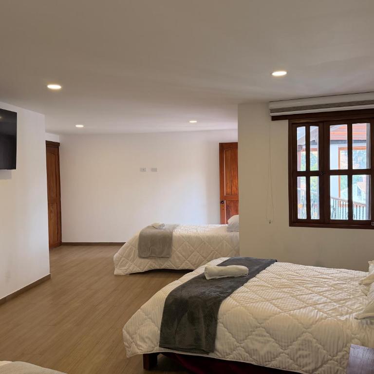 Hotel Boutique Santa Ana - Habitación Familiar Superior - 3