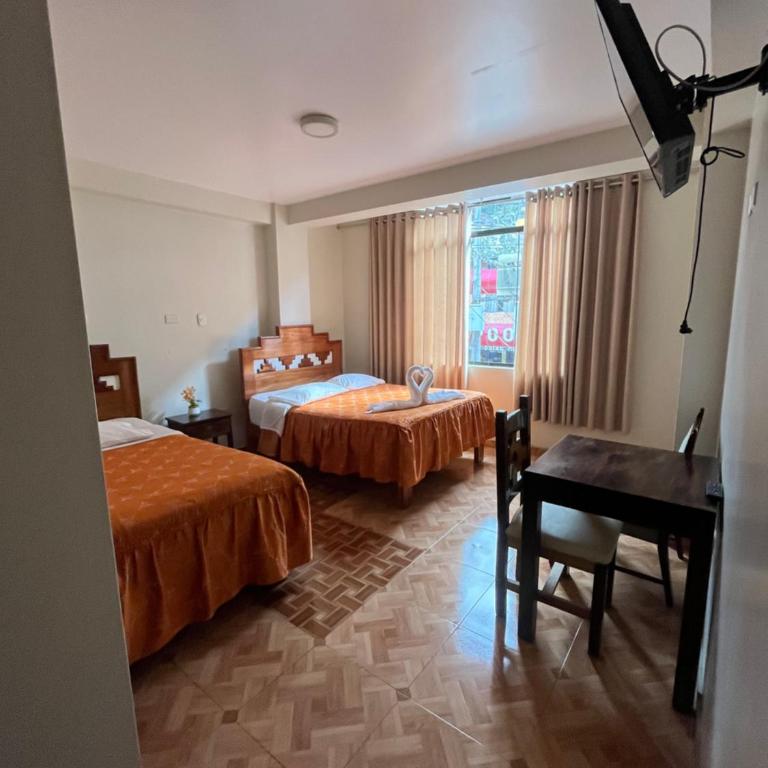 Hospedaje Plaza - Family Room with Bathroom - 2