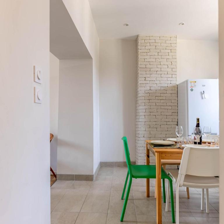 8 réunis sous le même toit - cœur de Blois - Appartement 3 Chambres - 2