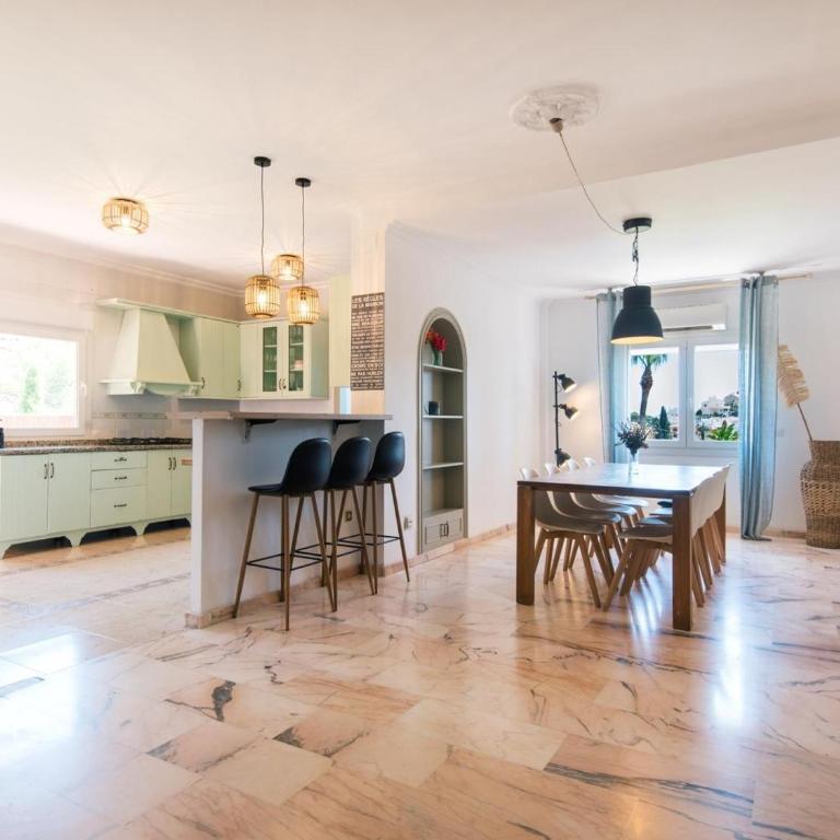 PREMIUM Family Villa in Málaga with Private Pool - Five-Bedroom House - 60