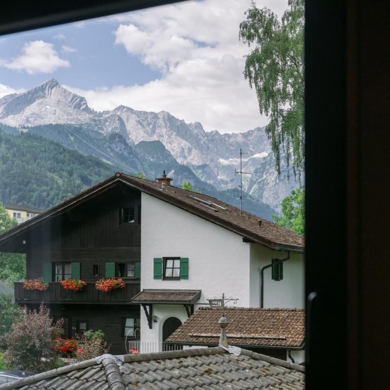 HENRI Hotel Garmisch-Partenkirchen - Salon - 4