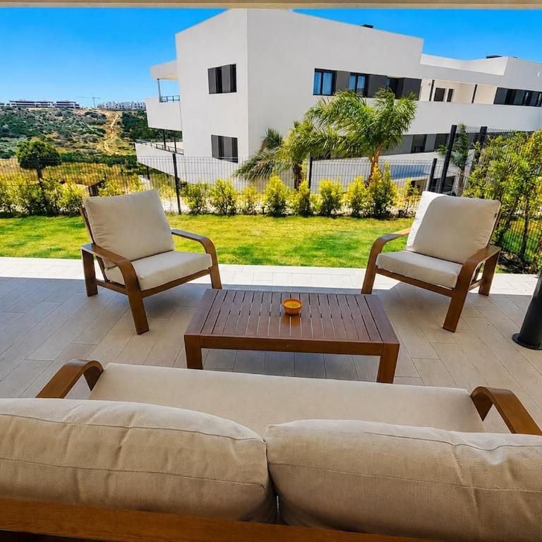 Modern Luxury Apartment - Camarate Hills - Two-Bedroom Apartment - 1