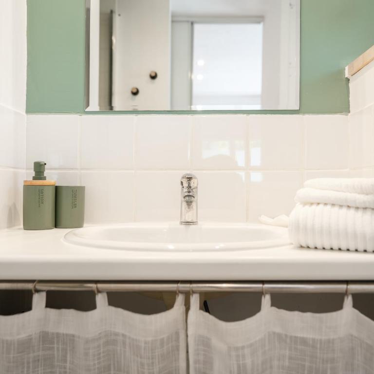 Studio Le Clair Logis, Centre ville à pied, Lit Queen size, Climatisation, extérieur - Apartamento de 1 dormitorio - 6