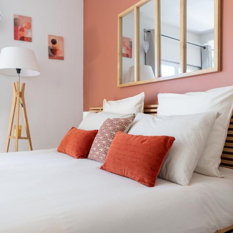 Studio Le Clair Logis, Centre ville à pied, Lit Queen size, Climatisation, extérieur - Apartamento de 1 dormitorio - 8