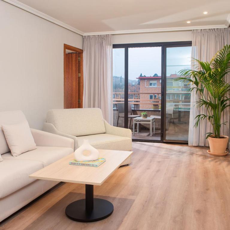 Madrid Alameda Aeropuerto by Meliá - Junior Suite with Terrace - 3