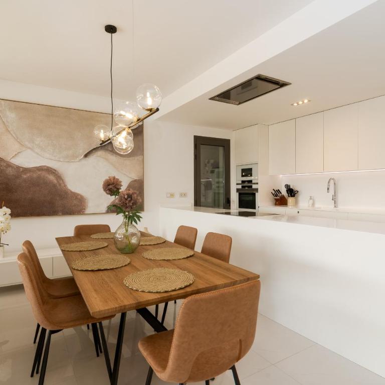 Exclusive Cataleya Apartment 3 Bedrooms - Three-Bedroom Premium Apartment - 21