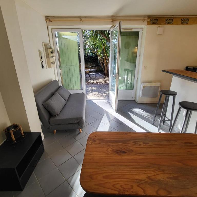 STUDIO of 24m with small patio - Studio - 3