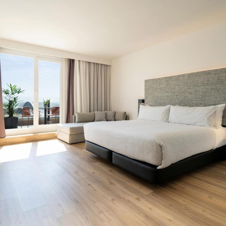 INNSiDE by Meliá Madrid Valdebebas - El Estudio con terraza + La Habitación Innside - 3