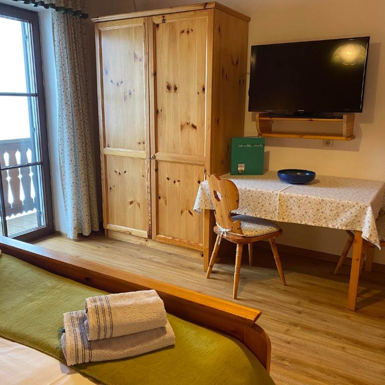 Seewaldhof - Urlaub am Bio-Wellnessbauernhof - Doppelzimmer mit Dusche - 2