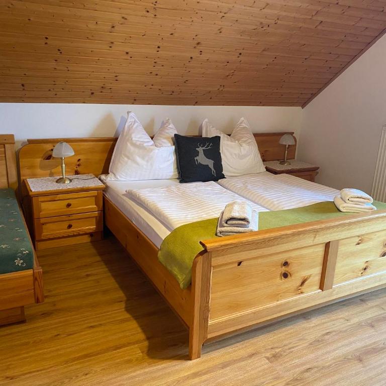 Seewaldhof - Urlaub am Bio-Wellnessbauernhof - Doppelzimmer mit Dusche - 3