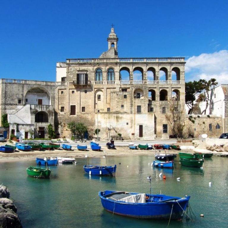 Polignano Villa with Jacuzzi, Garden & Parking - Villa Deluxe - 26