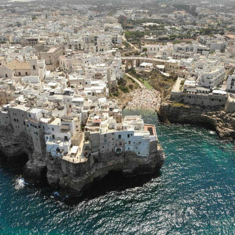 Polignano Villa with Jacuzzi, Garden & Parking - Villa Deluxe - 27