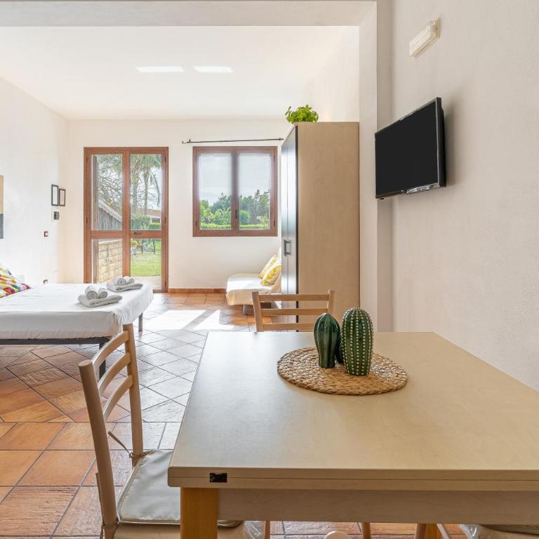 Pathos Retreat Pool and Garden - One-Bedroom Apartment with Garden View - 1